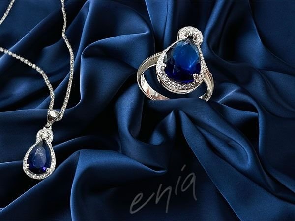 Jewelry set pendant and ring in silver925 gold plated 14k with white zirconia and blue center stone #silverjewelry #goldplated #setjewelry #pendants #rings #bluestones #sapphirecolor #eniajewlsandgems
